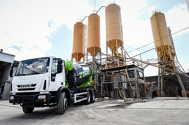 iveco_tector_concreto.jpg