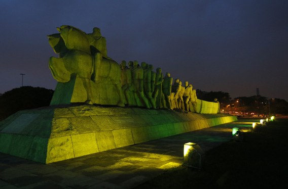 monumento_bandeiras.jpg