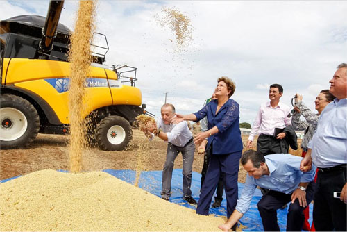 new_holland_dilma2.jpg