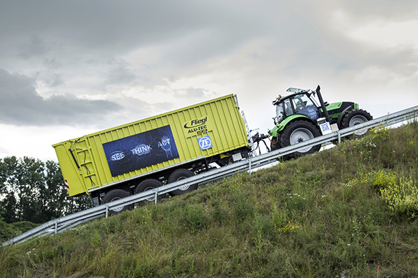 zf_innovation_tractor.jpg