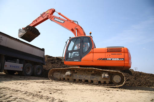 doosan_dx225lca.jpg