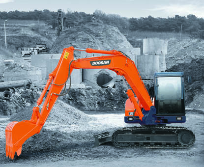 doosan_escavadeira_solar75v.jpg