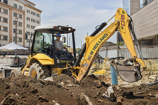 new_holland_18.jpg