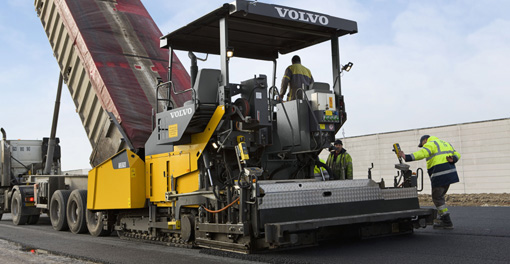 volvo_pavimentadora2.jpg
