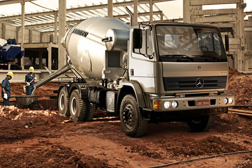 mercedes_atron.jpg